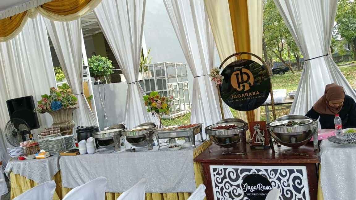 catering prasmanan surabaya